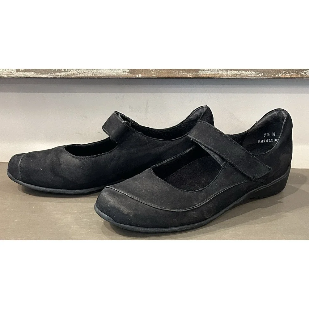 MUNRO Mary Janes‎ Size 7.5W Black Suede Flats Shoes Adjustable